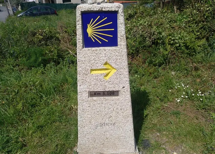 Casa Rocha Velha Con Terraza Y Piscina Particular * سانتياغو دي كومبوستيلا